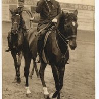 D 43218 - T.G. Masaryk s br. Dr. Karlem Hellerem na sletišti 1926