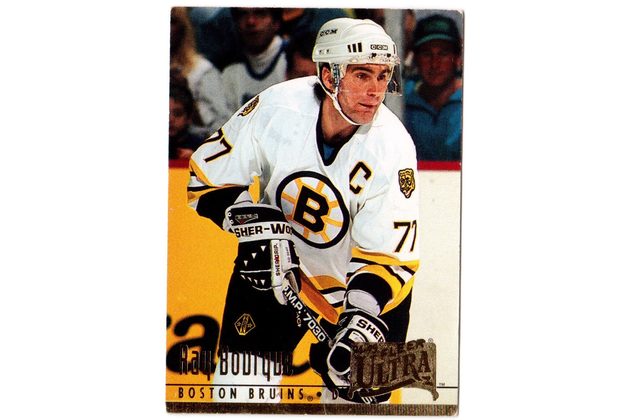 HK410 - Fleer Corp karta - Ray Bourque č. 10 (1994-95)