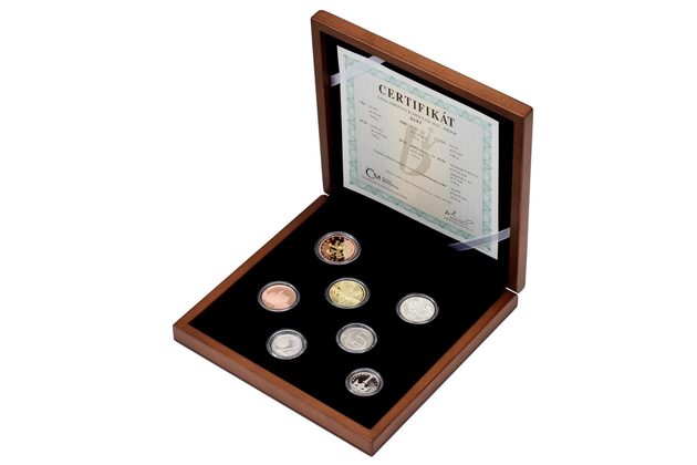 Sada oběžných mincí ČR - dřevěná luxusní etue provedení proof (ČNB 2025)