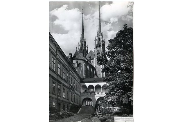D 002100 - Brno