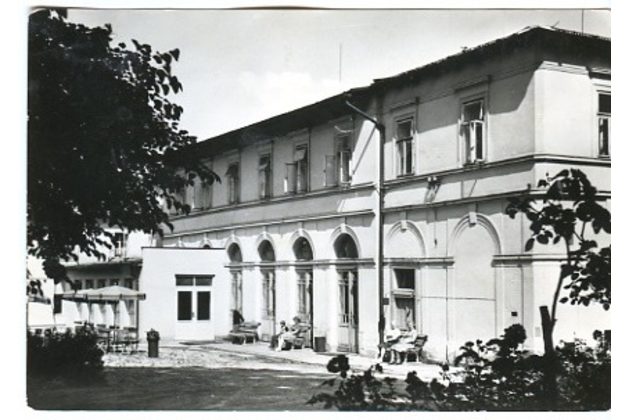 E 32585 - Lázně Toušeň