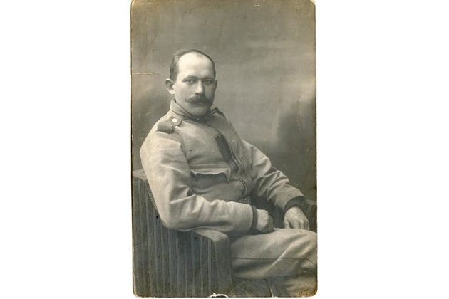 D 43649 - Vojenské téma 