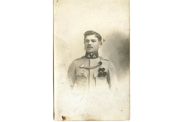 D 43651 - Vojenské téma 