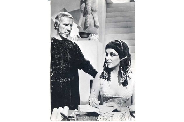 E 55983 - Elizabeth Taylorová - Kleopatra