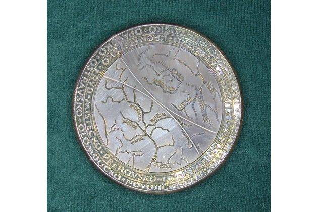 12941- Mosazná medaile 1.výročí povodně na Moravě 50mm stand