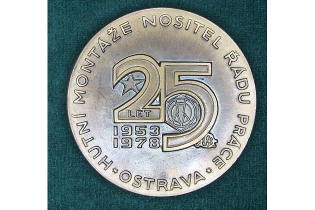 12942-25 let Hutní montáže Ostrava-Nositel Řádu práce- s etuí