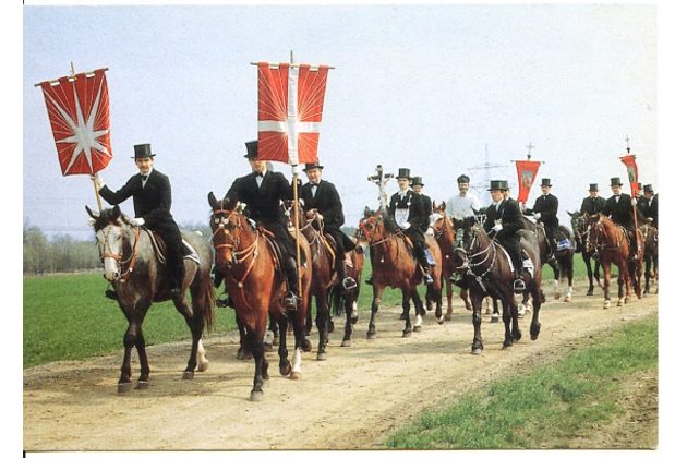 F 49145 - Velikonoční jízda v Lužicích 